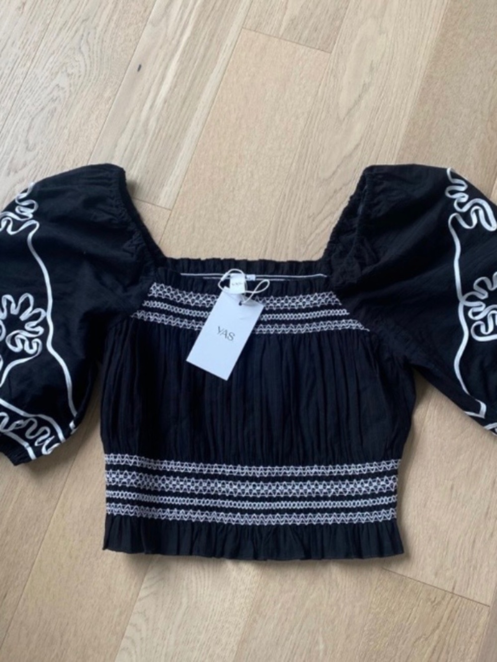 Black Embroidered Square-Neck Puff Sleeve Top - Picture 3 of 5